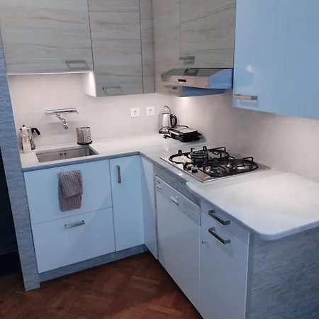 Two Big Waterfront In Same Building Apartman